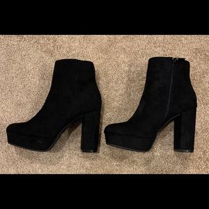 Forever 21 platform black boots size 6 1/2